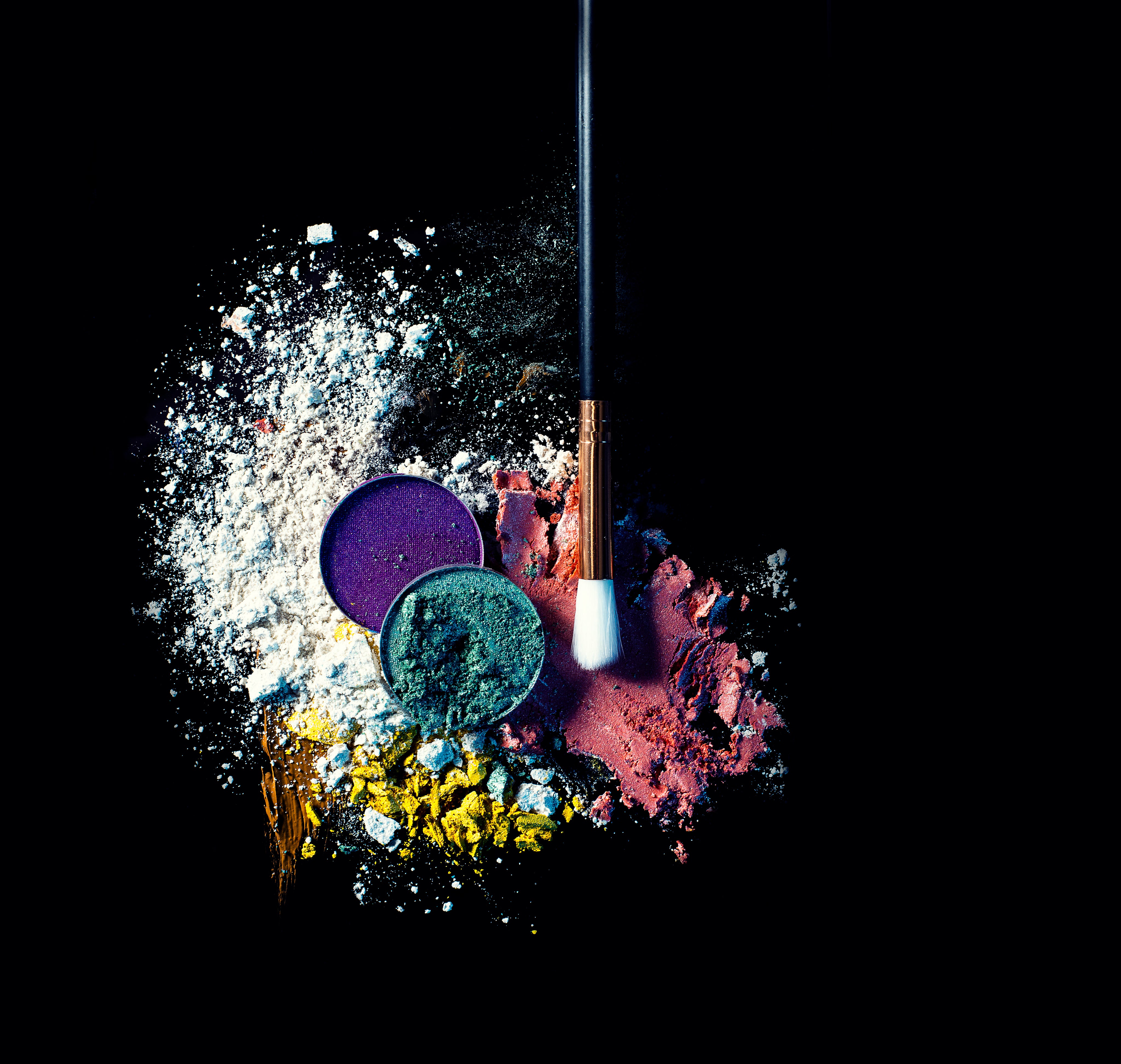 files/makeup-powders-and-brush.jpg